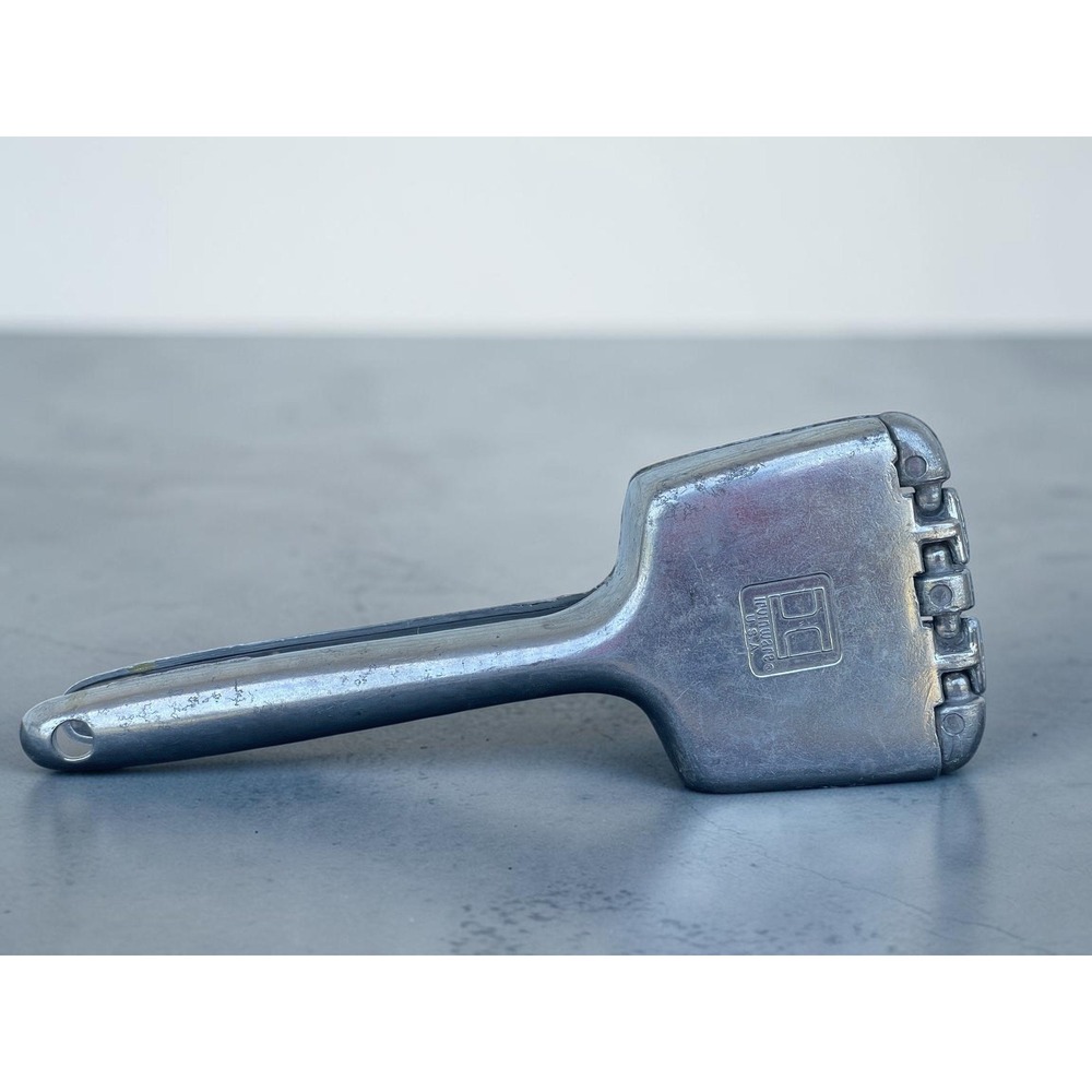Irwinware Vintage Ice Crusher Silver Aluminum Kitchen Tool USA 3385530